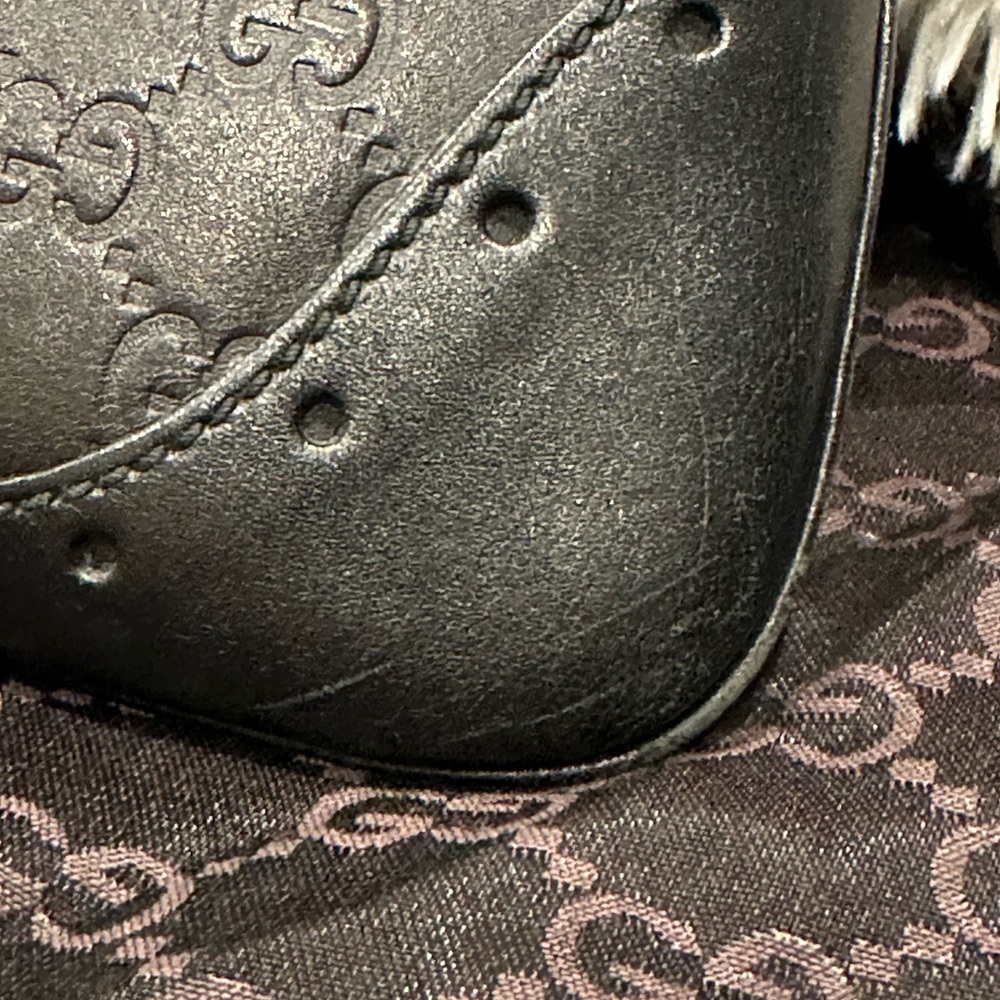 GUCCI
Black Guccissima Leather Medium Hobo Bag - Picture 6 of 11